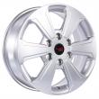 Литые серебристые диски на легковой автомобиль